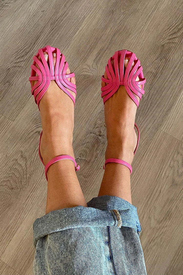 SOLE | Eleganti sandali piatti intrecciati per un look sofisticato