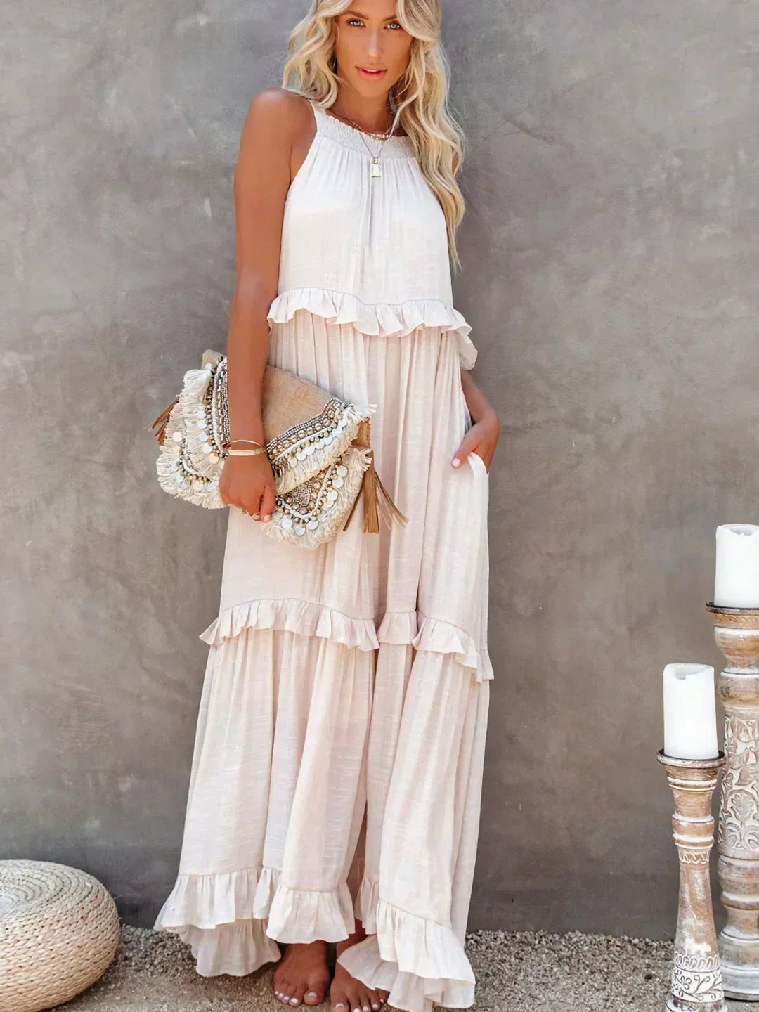 Emilia™ - Elegant Maxi Dress con Scollo a Halter e Dettagli a Volant per uno Stile Unico