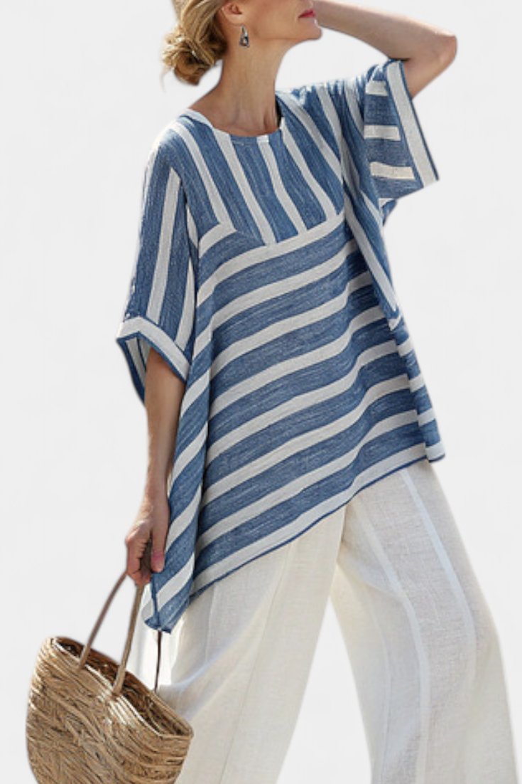 Elegante Set Mediterraneo in Lino con Strisce Blu e Pantaloni con Finitura a Orlo per un Look Fresco e Elegante