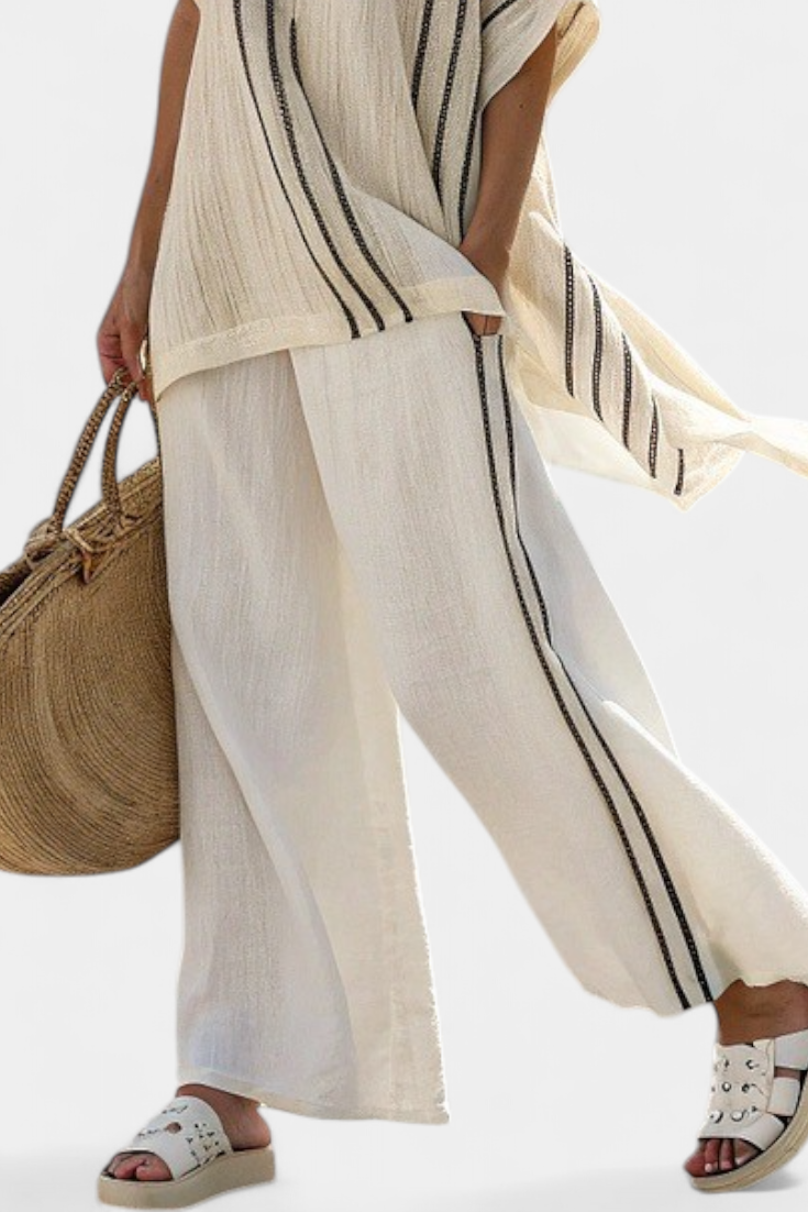 Raffaella – blusa in lino avorio elegante e pantaloni a righe nere