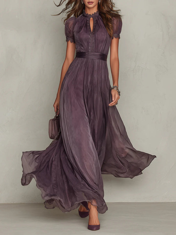Flavia • Vestito lungo viola con scollo a chiave, bordo in pizzo di chiffon