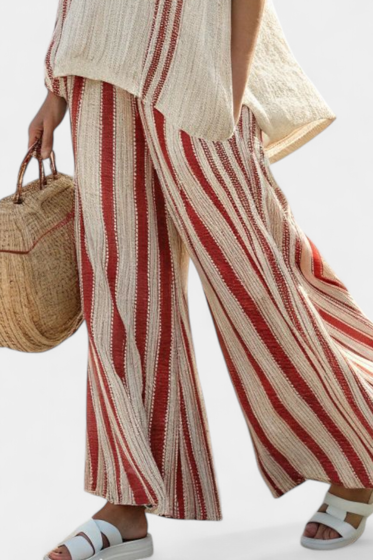 Completo Elegante a Due Pezzi Daisy con Strisce Rosse in Texture Naturale