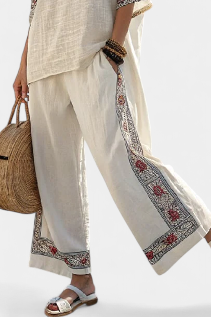 Set Ethnic Daisy in Raw with Delicate Floral Embroidery in Red and Black - Limited Edition