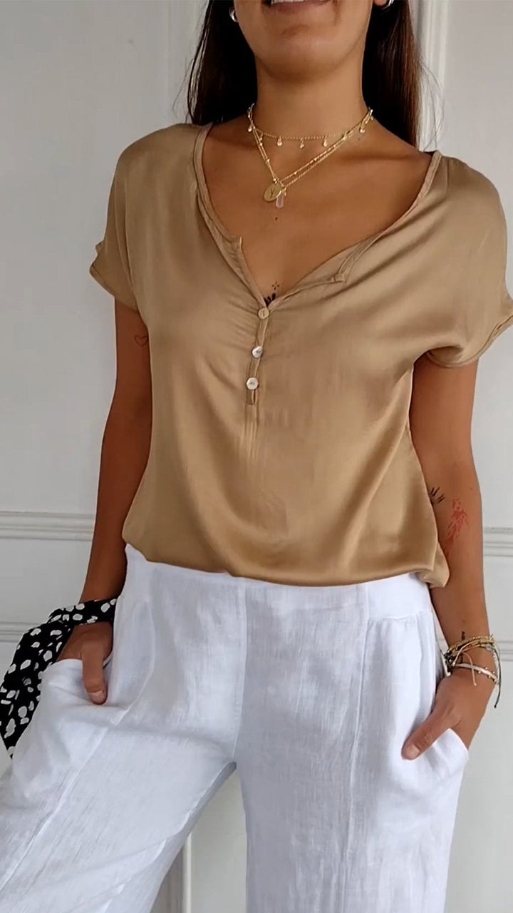 Marisa™ | T-shirt con scollo a V in eleganza casual